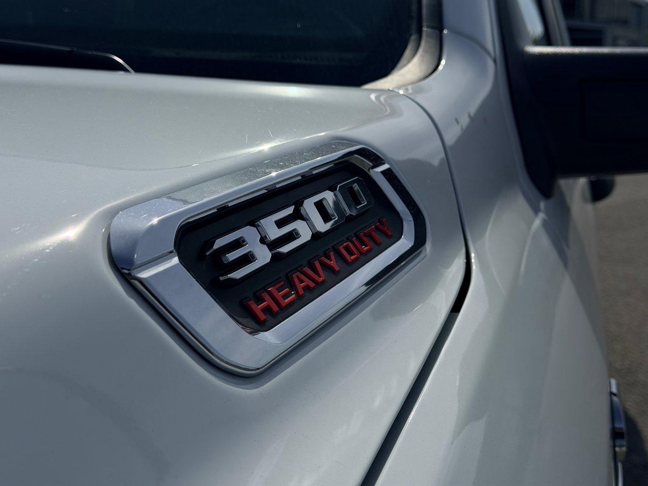 2024 RAM 3500 Big Horn Crew Cab 4x4 Photo
