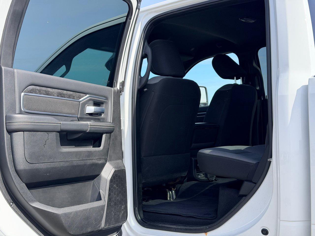 2024 RAM 3500 Big Horn Crew Cab 4x4 Photo