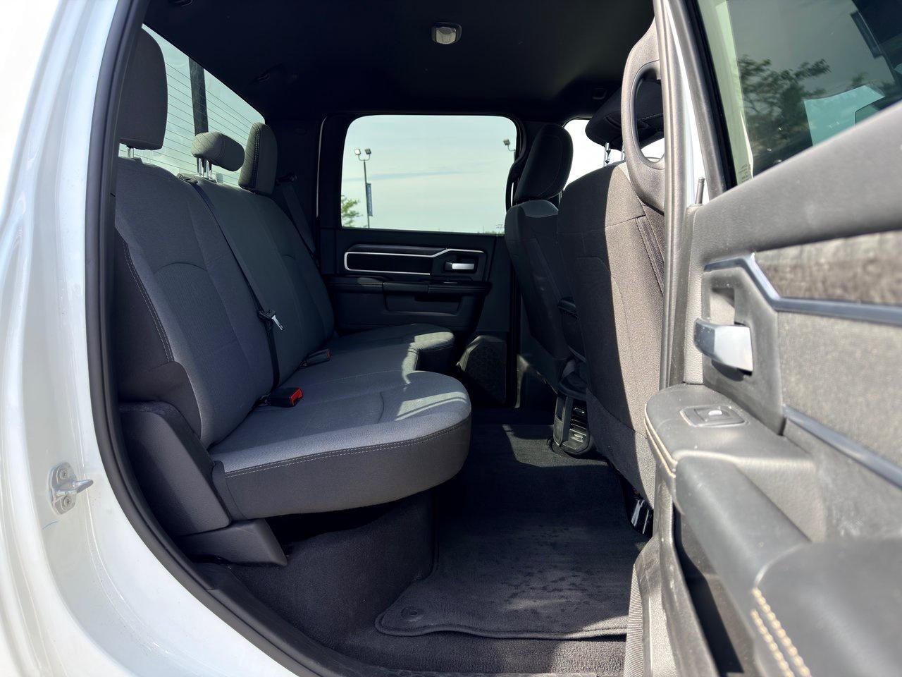 2024 RAM 3500 Big Horn Crew Cab 4x4 Photo