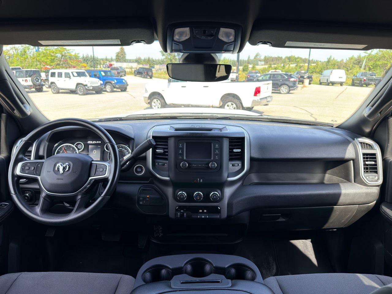2024 RAM 3500 Big Horn Crew Cab 4x4 Photo