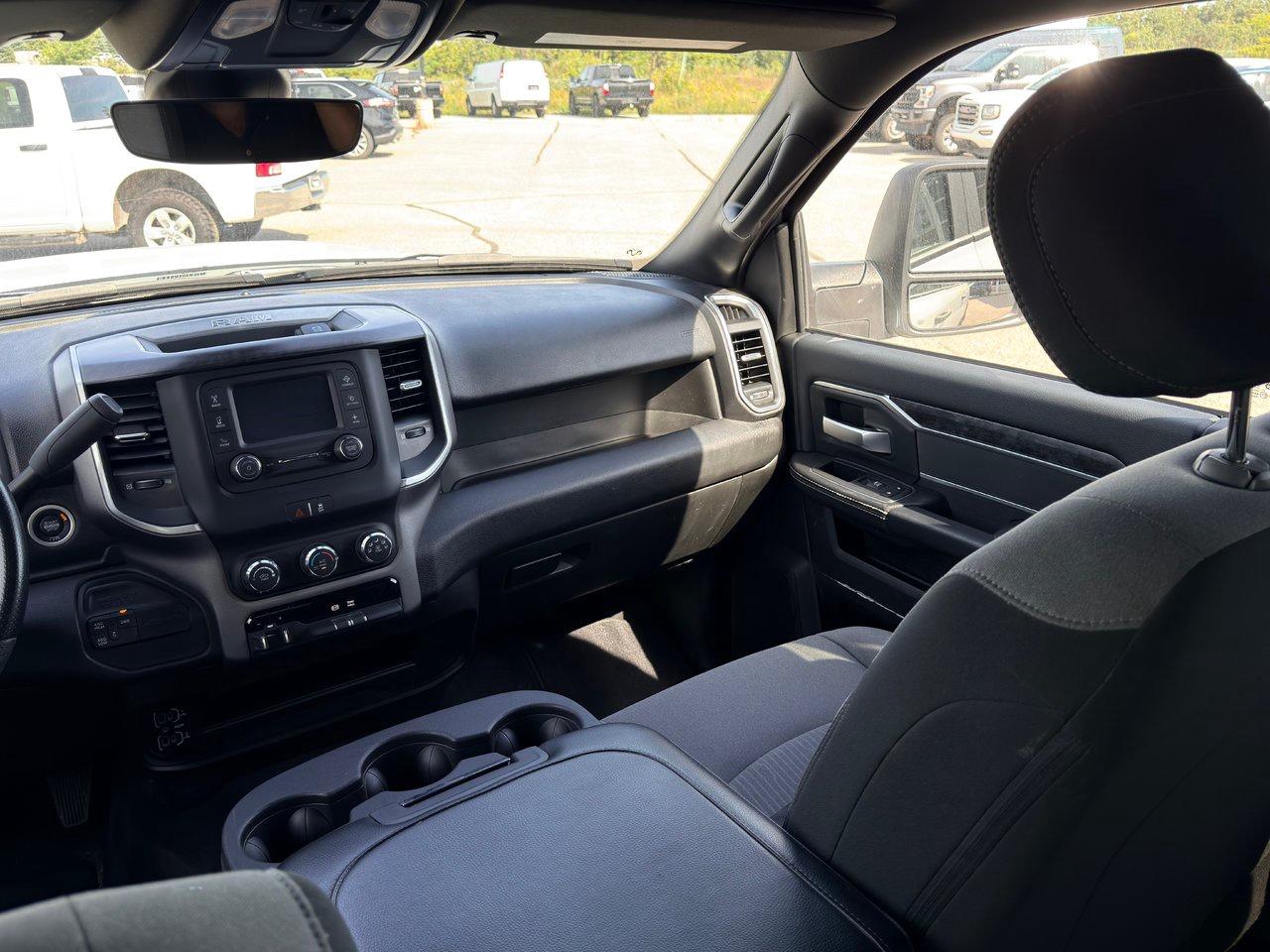 2024 RAM 3500 Big Horn Crew Cab 4x4 Photo