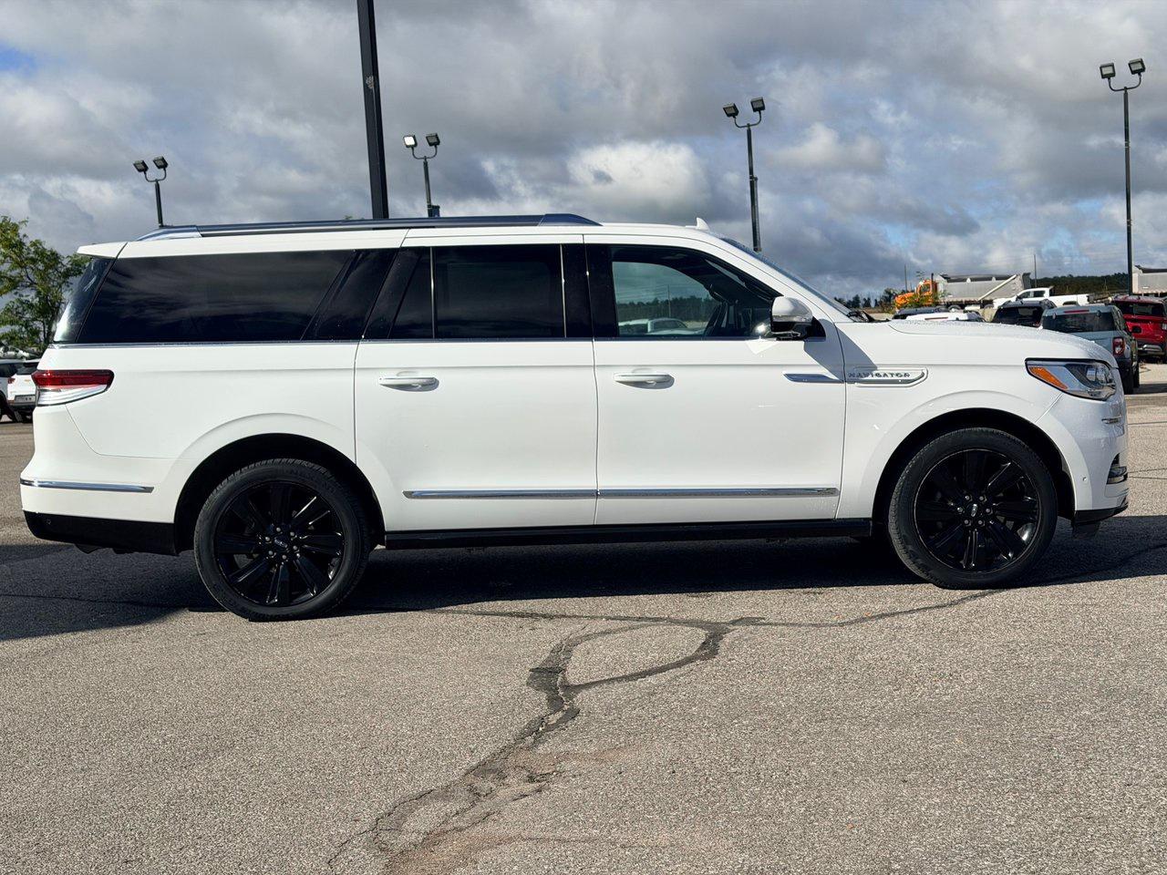 2022 Lincoln Navigator L Reserve 4x4 Photo