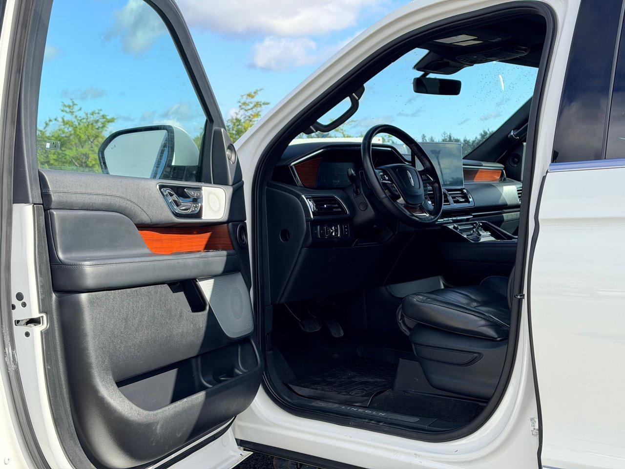 2022 Lincoln Navigator L Reserve 4x4 Photo