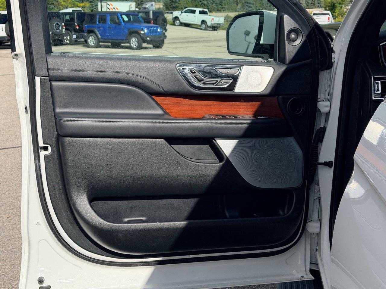2022 Lincoln Navigator L Reserve 4x4 Photo