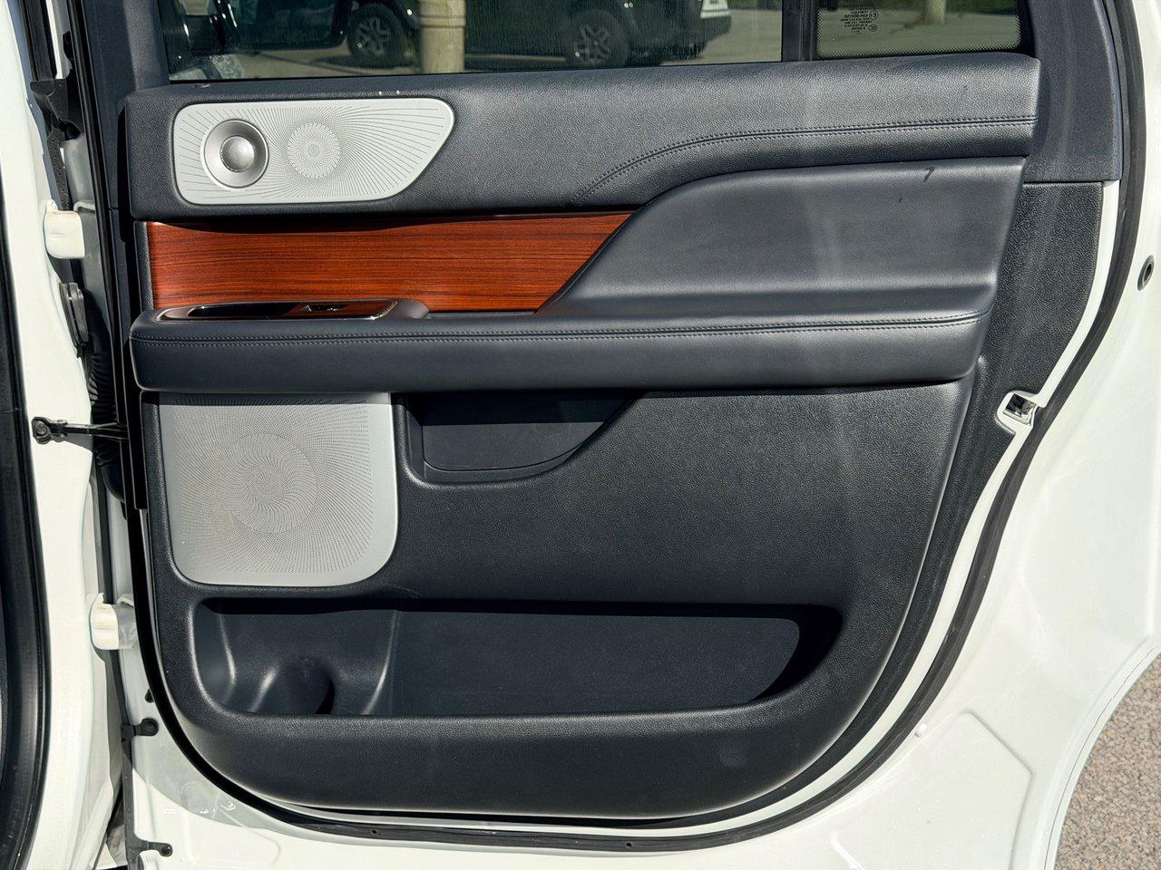 2022 Lincoln Navigator L Reserve 4x4 Photo