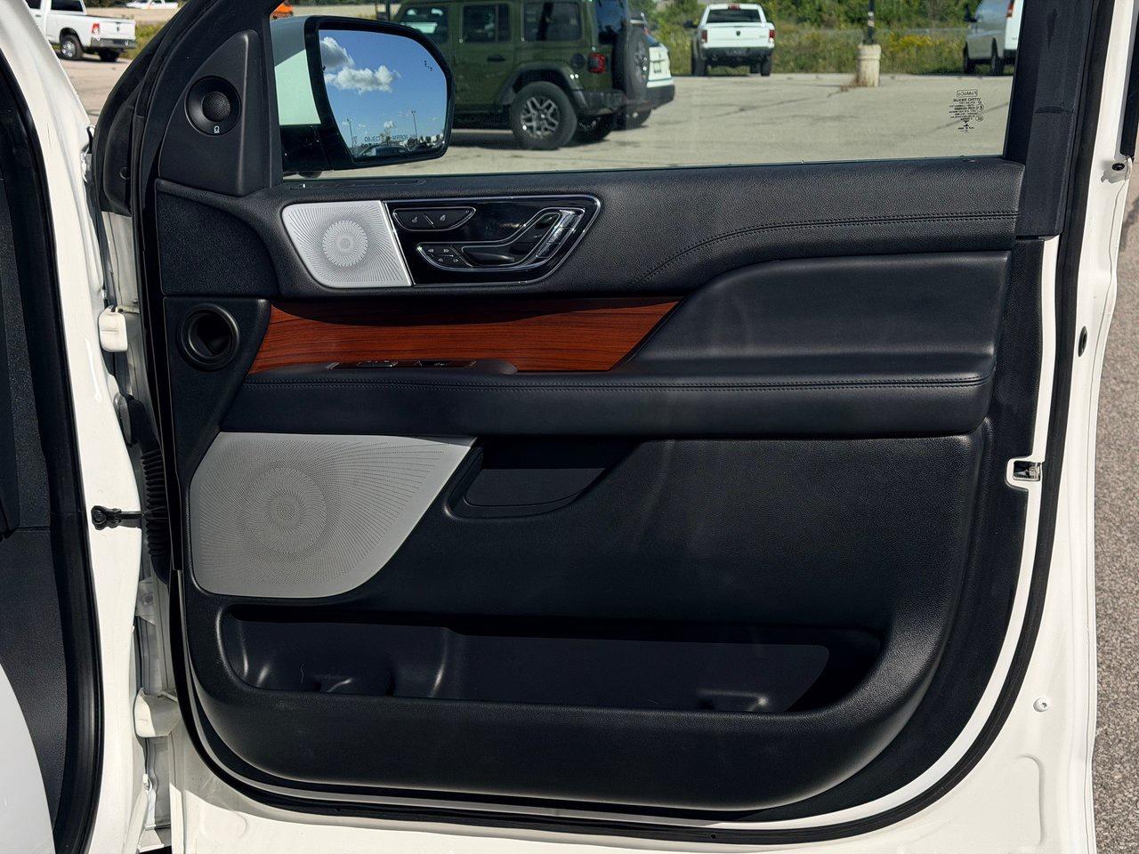 2022 Lincoln Navigator L Reserve 4x4 Photo