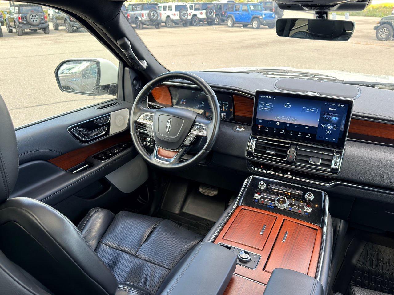 2022 Lincoln Navigator L Reserve 4x4 Photo