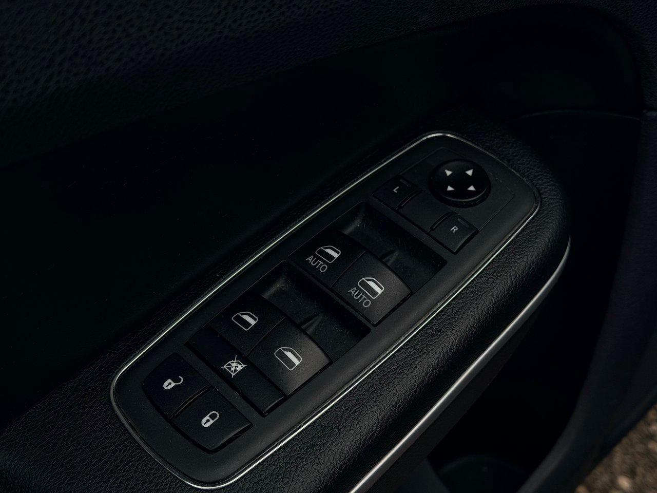 2019 Chrysler 300 S AWD Photo