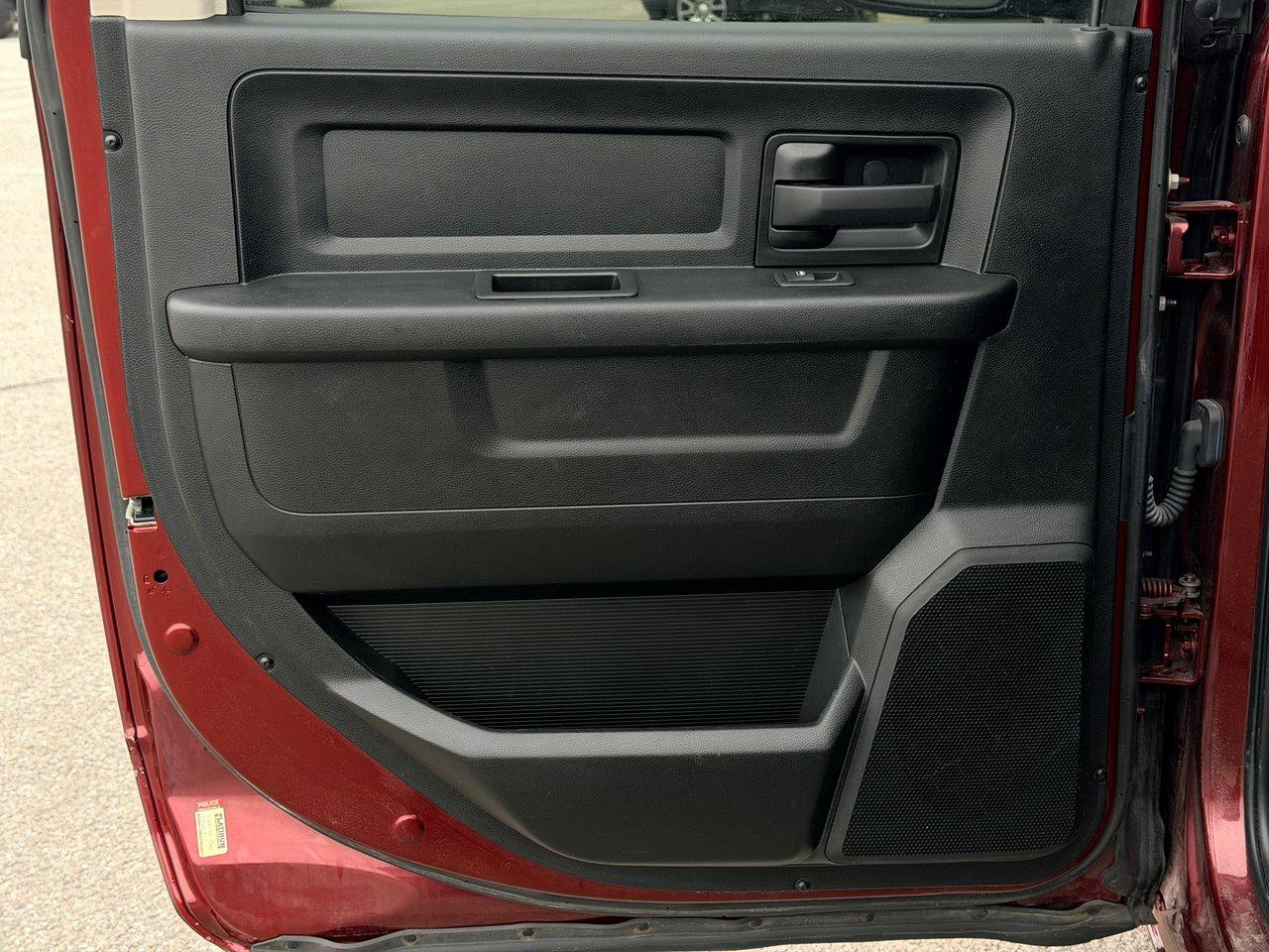 2019 RAM 1500 Classic Express 4x4 Crew Cab 5'7 Box Photo