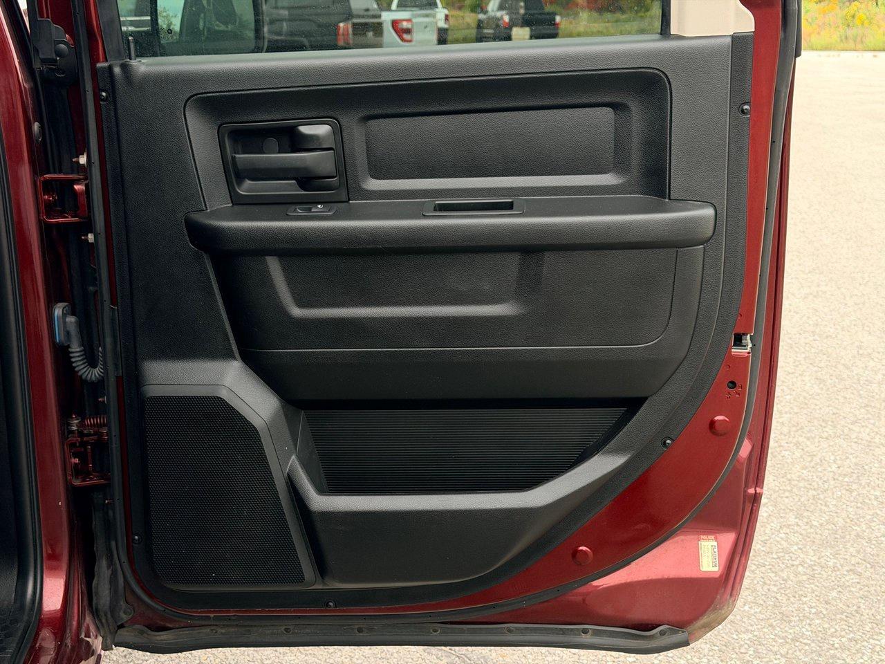 2019 RAM 1500 Classic Express 4x4 Crew Cab 5'7 Box Photo