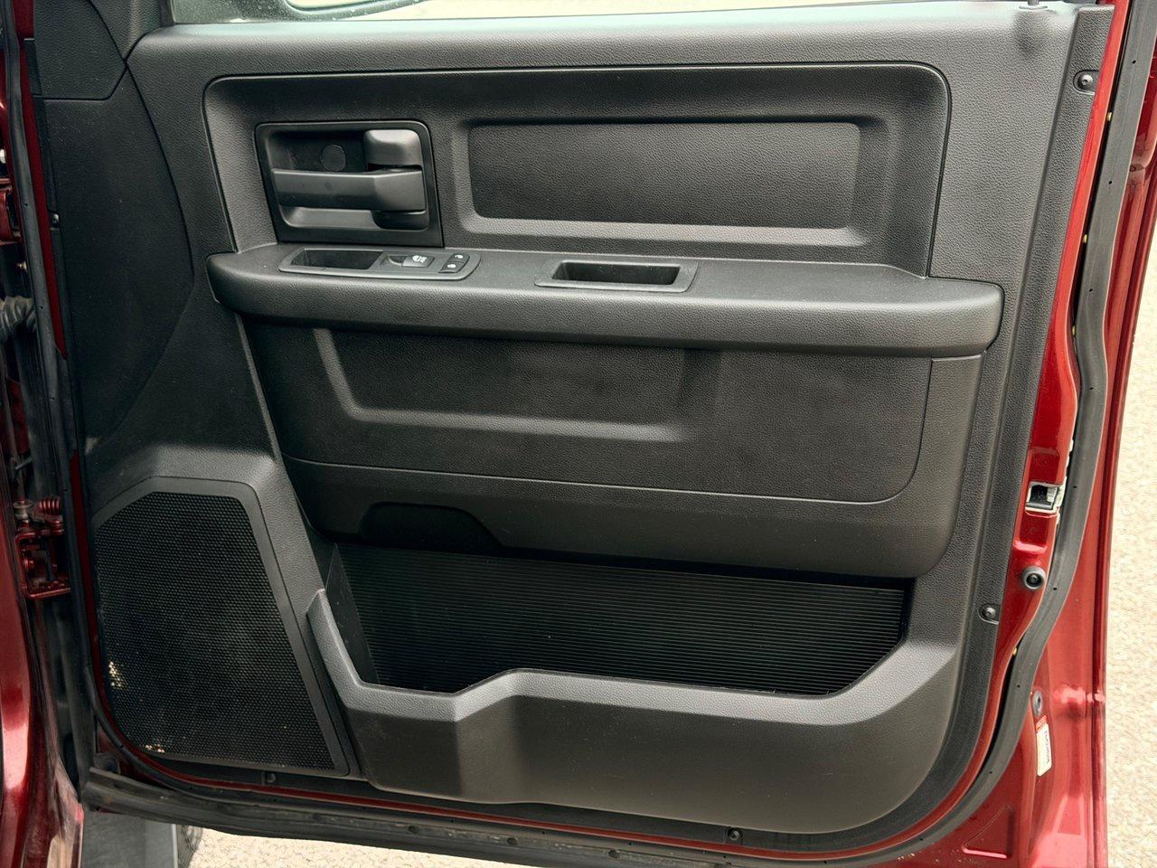 2019 RAM 1500 Classic Express 4x4 Crew Cab 5'7 Box Photo