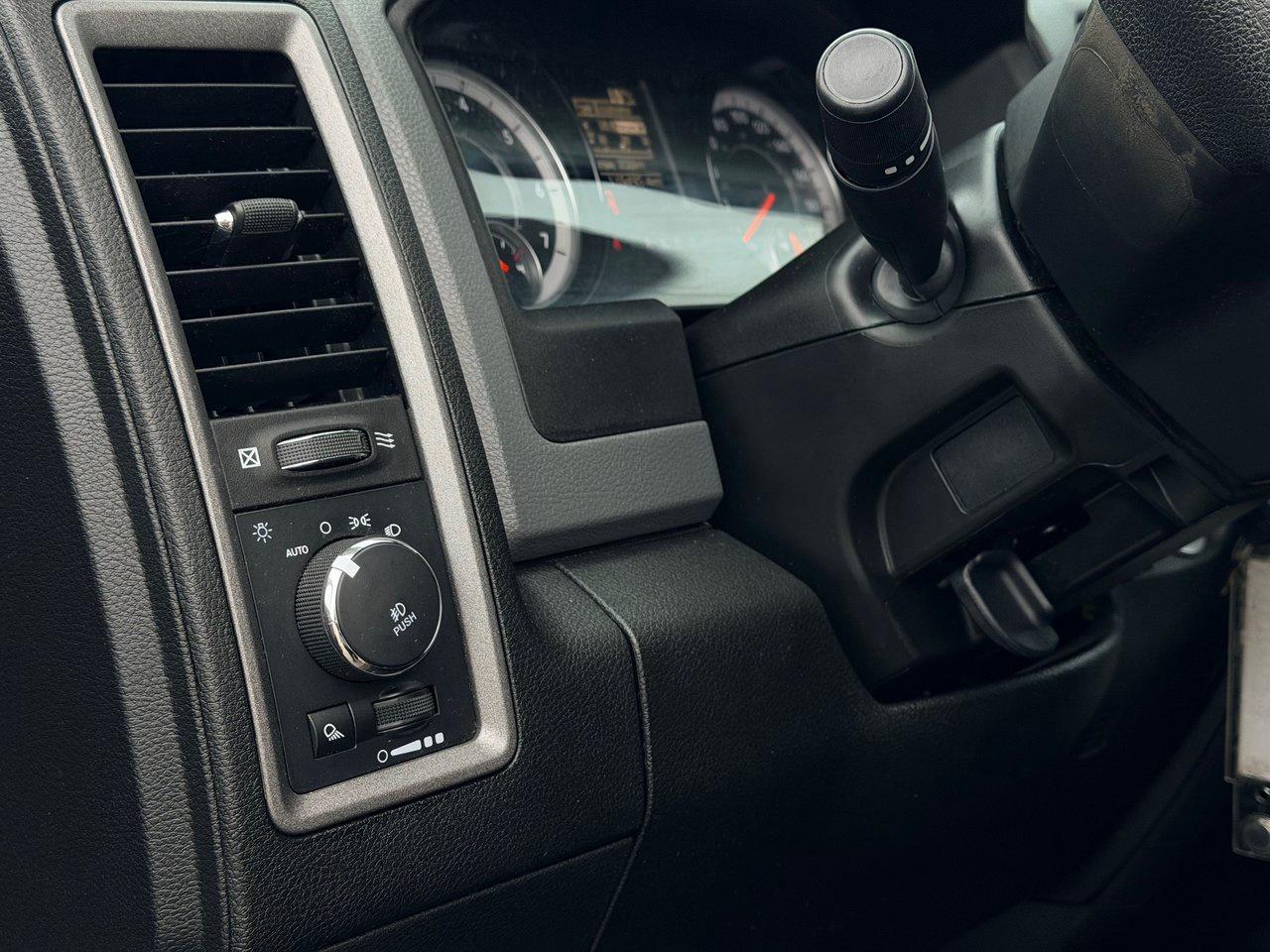 2019 RAM 1500 Classic Express 4x4 Crew Cab 5'7 Box Photo