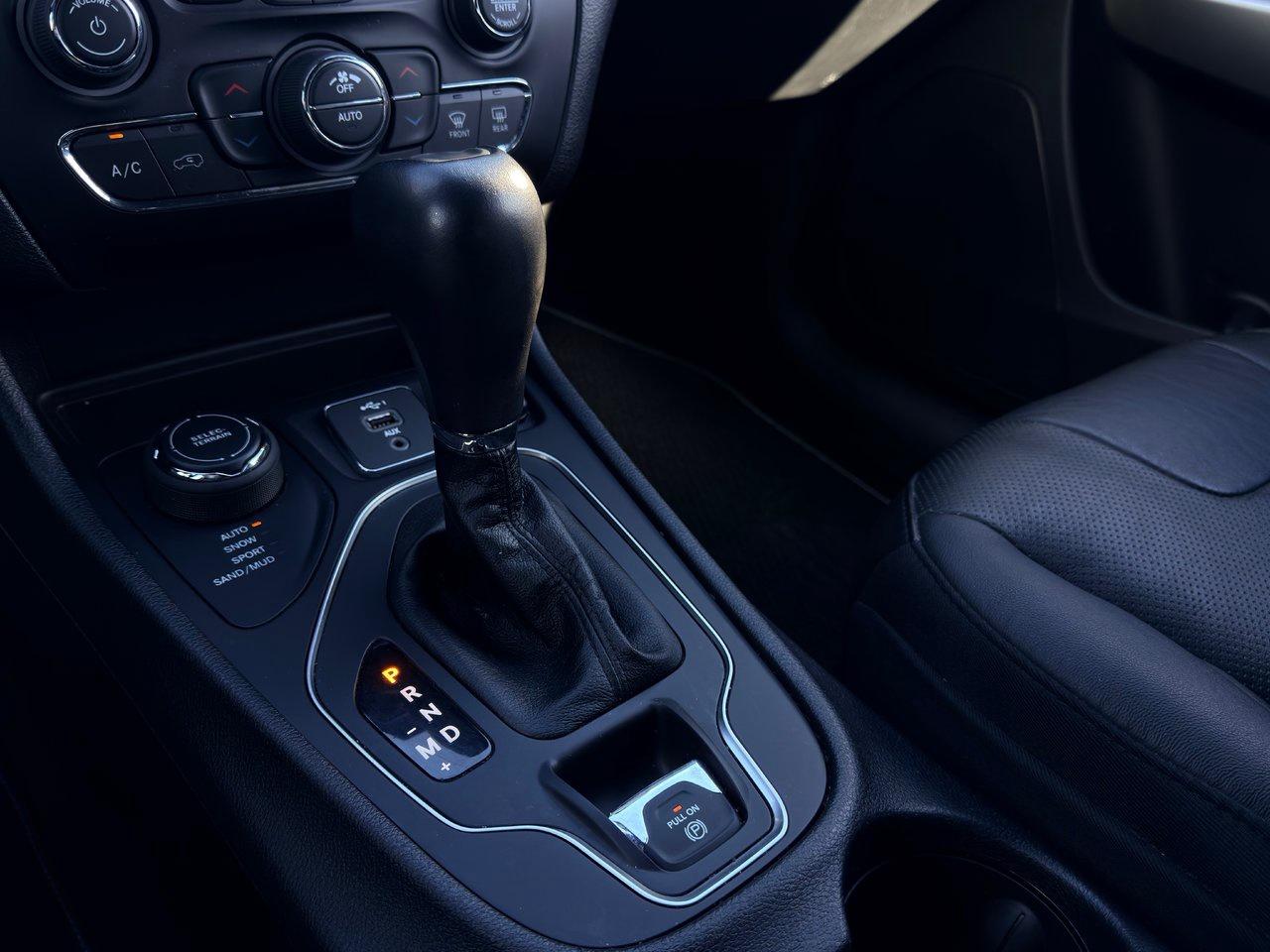 2021 Jeep Cherokee 80th Anniversary 4x4 Photo