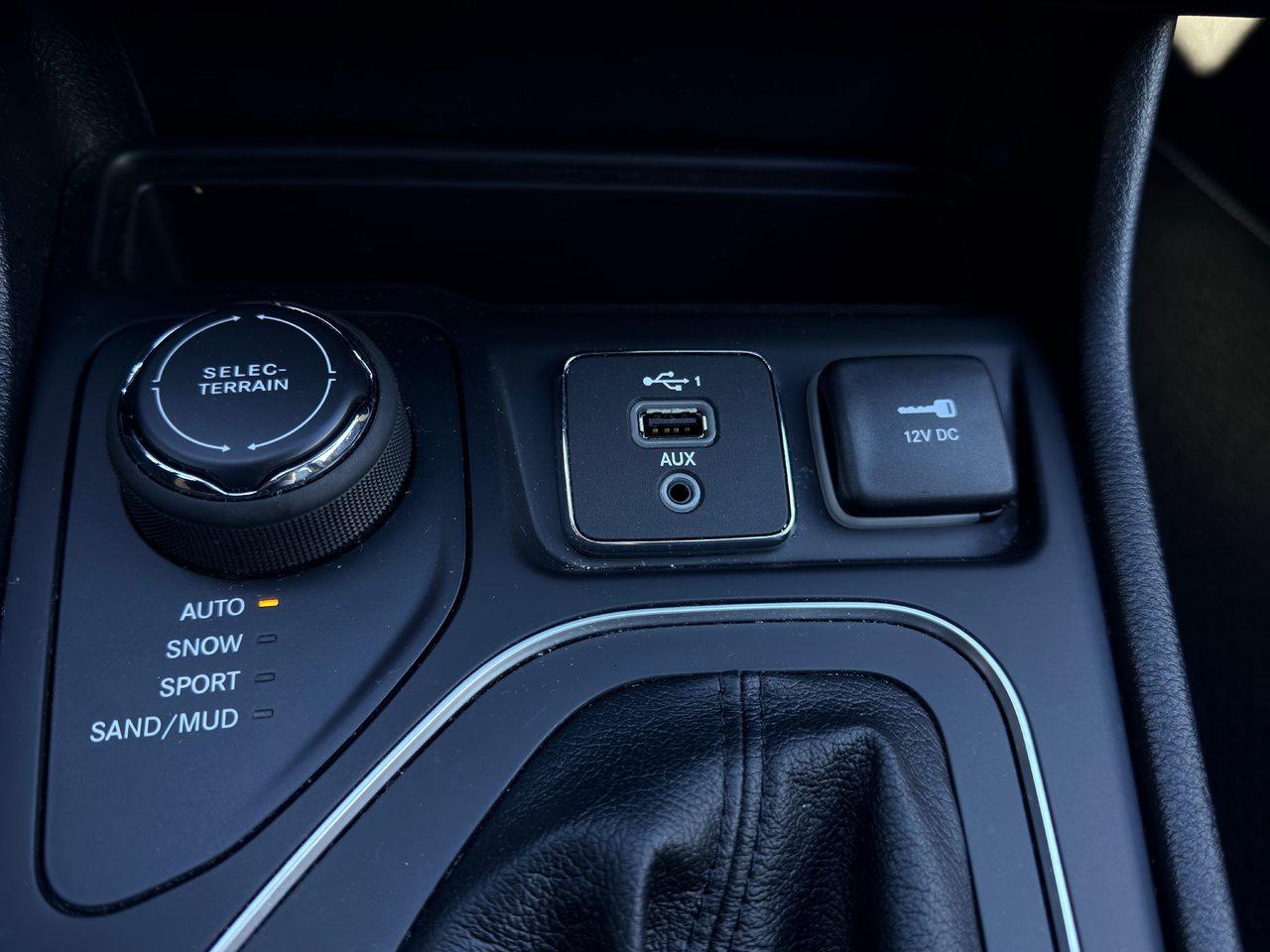 2021 Jeep Cherokee 80th Anniversary 4x4 Photo