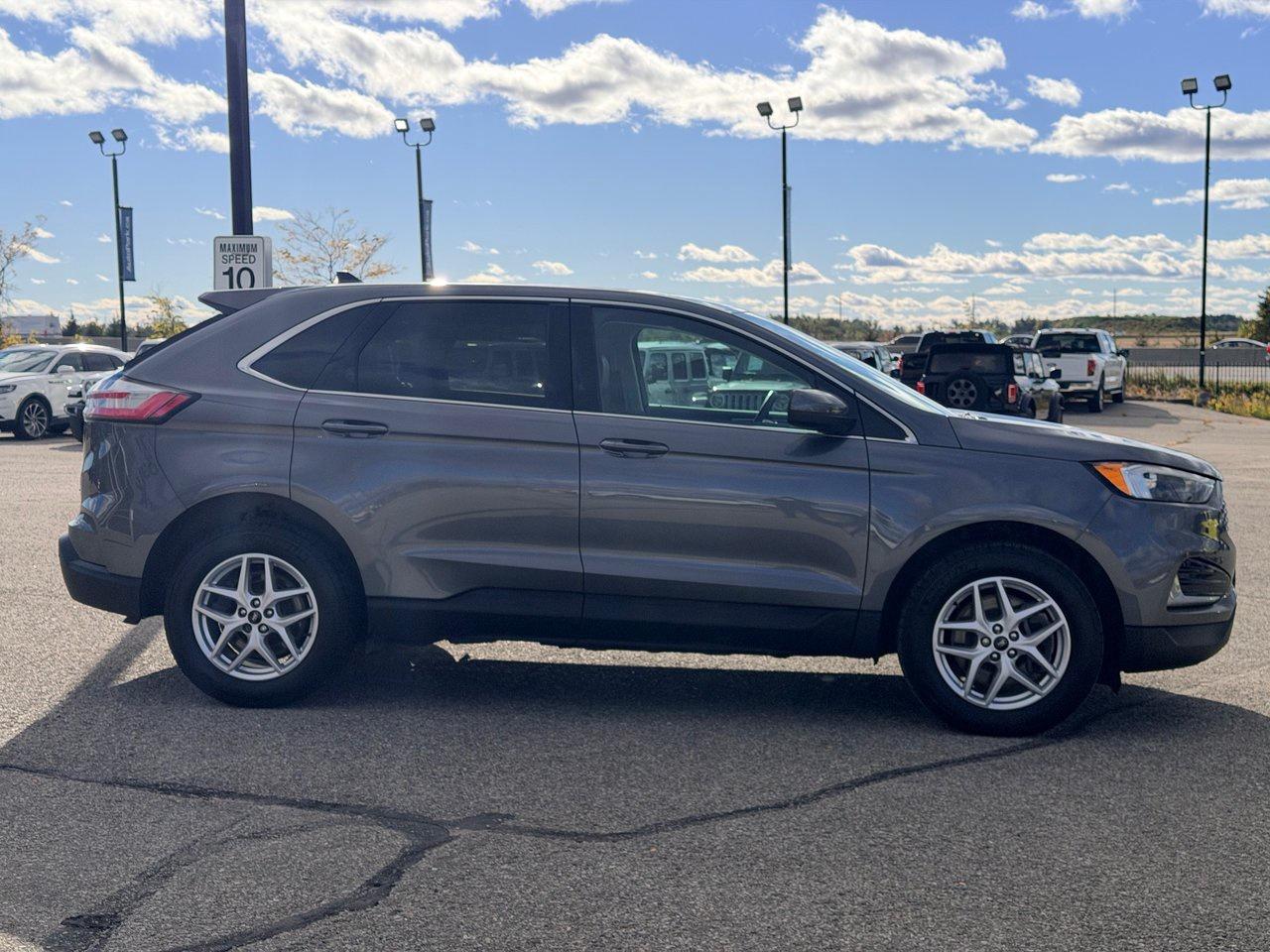 2024 Ford Edge SEL AWD Photo