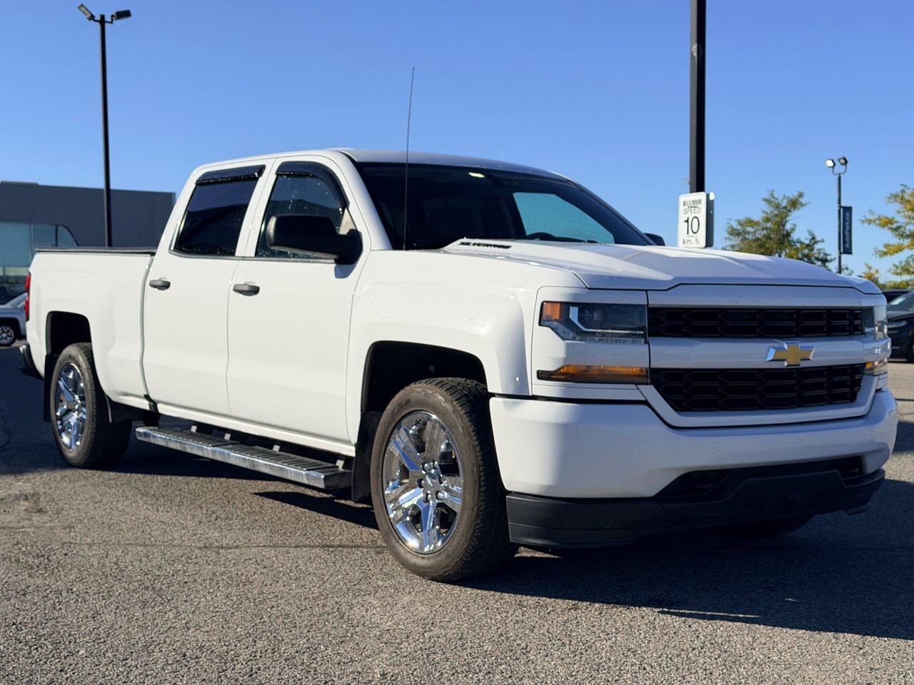2018 Chevrolet Silverado 1500 4WD Crew Cab 153 Custom Photo2