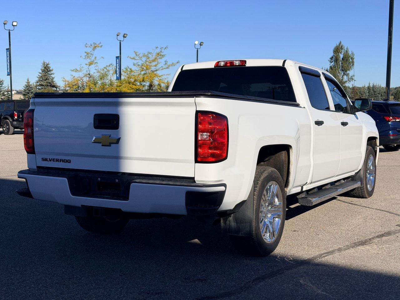 2018 Chevrolet Silverado 1500 4WD Crew Cab 153 Custom Photo
