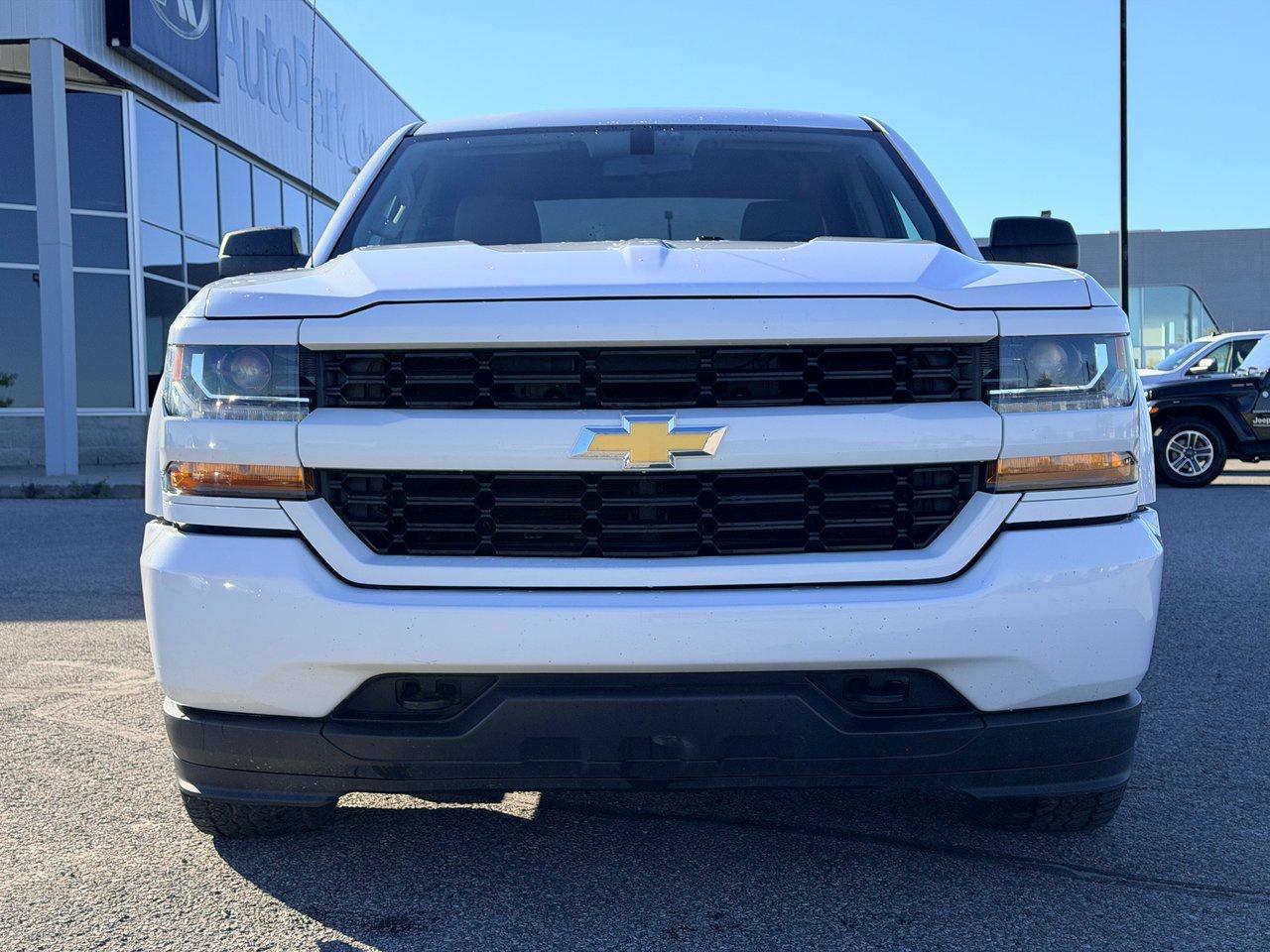 2018 Chevrolet Silverado 1500 4WD Crew Cab 153 Custom Photo1