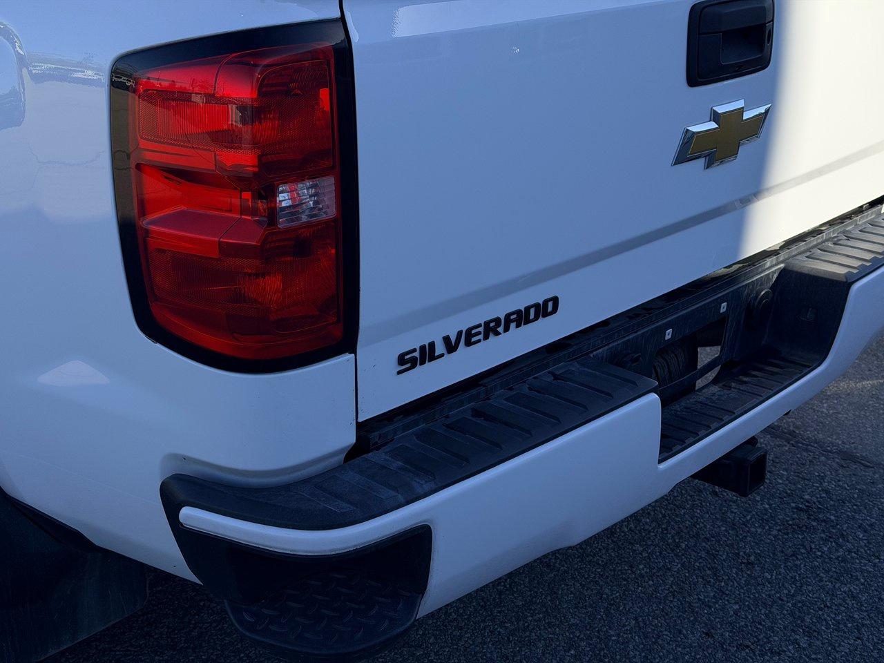 2018 Chevrolet Silverado 1500 4WD Crew Cab 153 Custom Photo