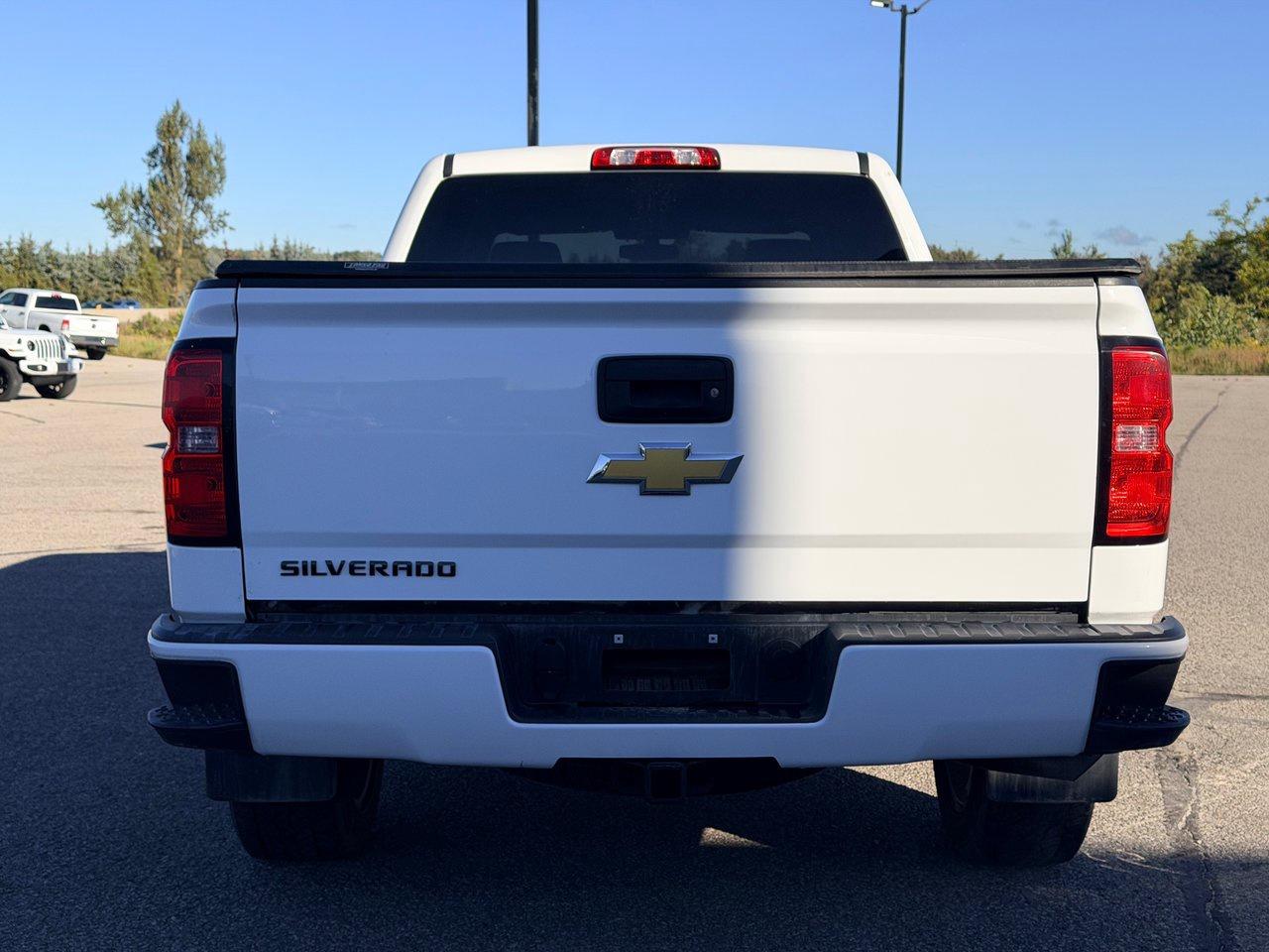 2018 Chevrolet Silverado 1500 4WD Crew Cab 153 Custom Photo