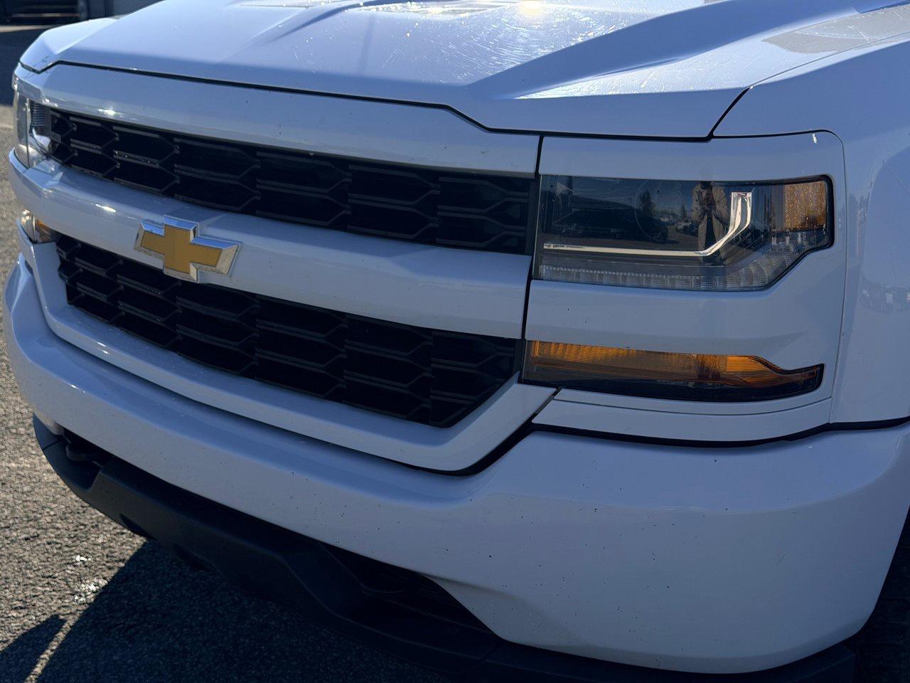 2018 Chevrolet Silverado 1500 4WD Crew Cab 153 Custom Photo