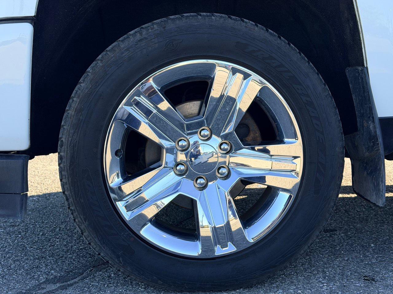 2018 Chevrolet Silverado 1500 4WD Crew Cab 153 Custom Photo