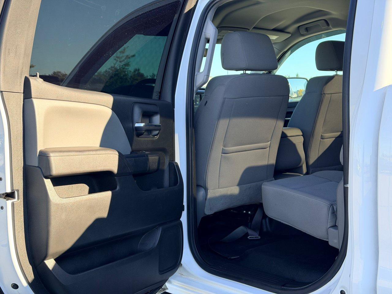 2018 Chevrolet Silverado 1500 4WD Crew Cab 153 Custom Photo
