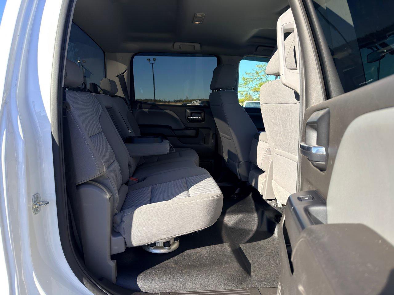 2018 Chevrolet Silverado 1500 4WD Crew Cab 153 Custom Photo
