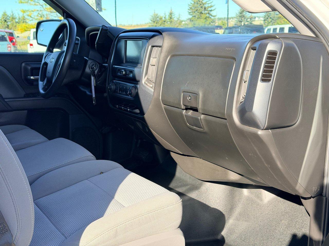 2018 Chevrolet Silverado 1500 4WD Crew Cab 153 Custom Photo