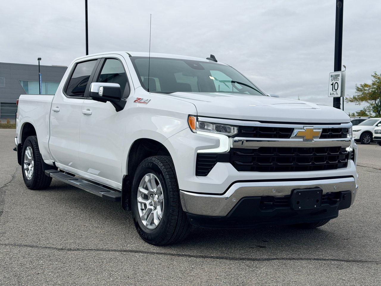 2024 Chevrolet Silverado 1500 LT 4WD Crew Cab Photo2