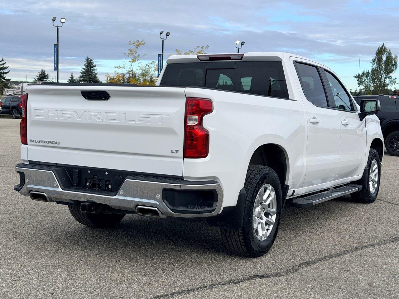 2024 Chevrolet Silverado 1500 LT 4WD Crew Cab Photo4