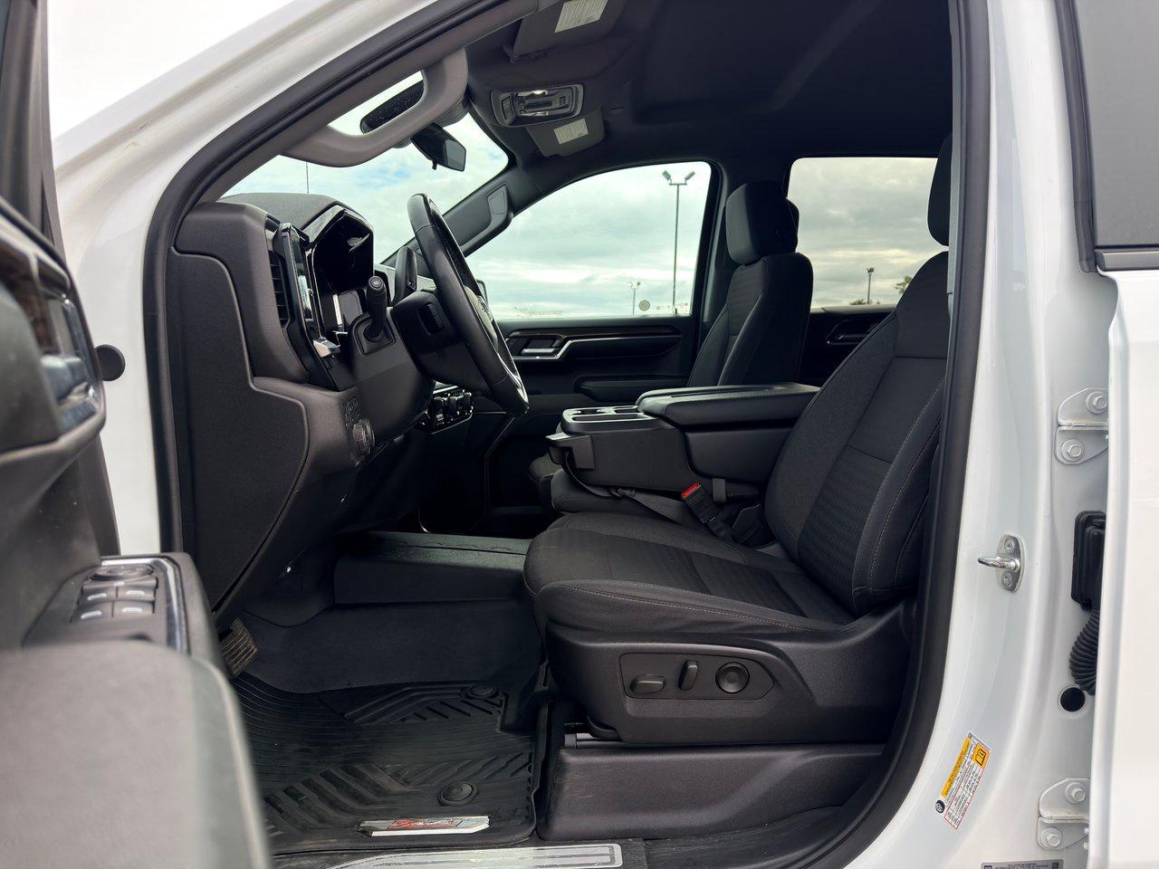 2024 Chevrolet Silverado 1500 LT 4WD Crew Cab Photo