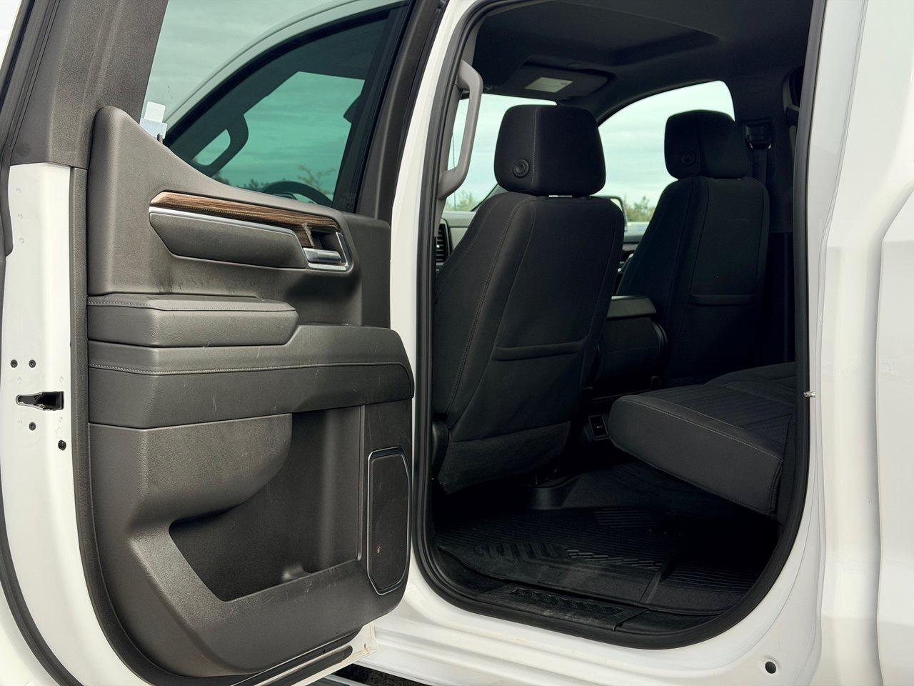 2024 Chevrolet Silverado 1500 LT 4WD Crew Cab Photo