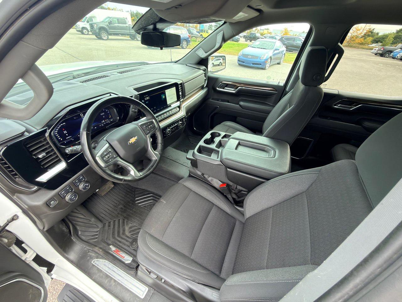 2024 Chevrolet Silverado 1500 LT 4WD Crew Cab Photo