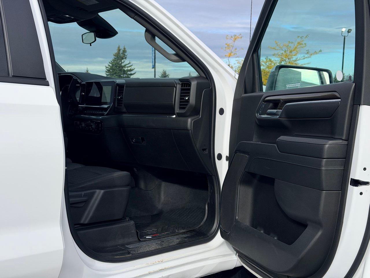2024 Chevrolet Silverado 1500 LT 4WD Crew Cab Photo