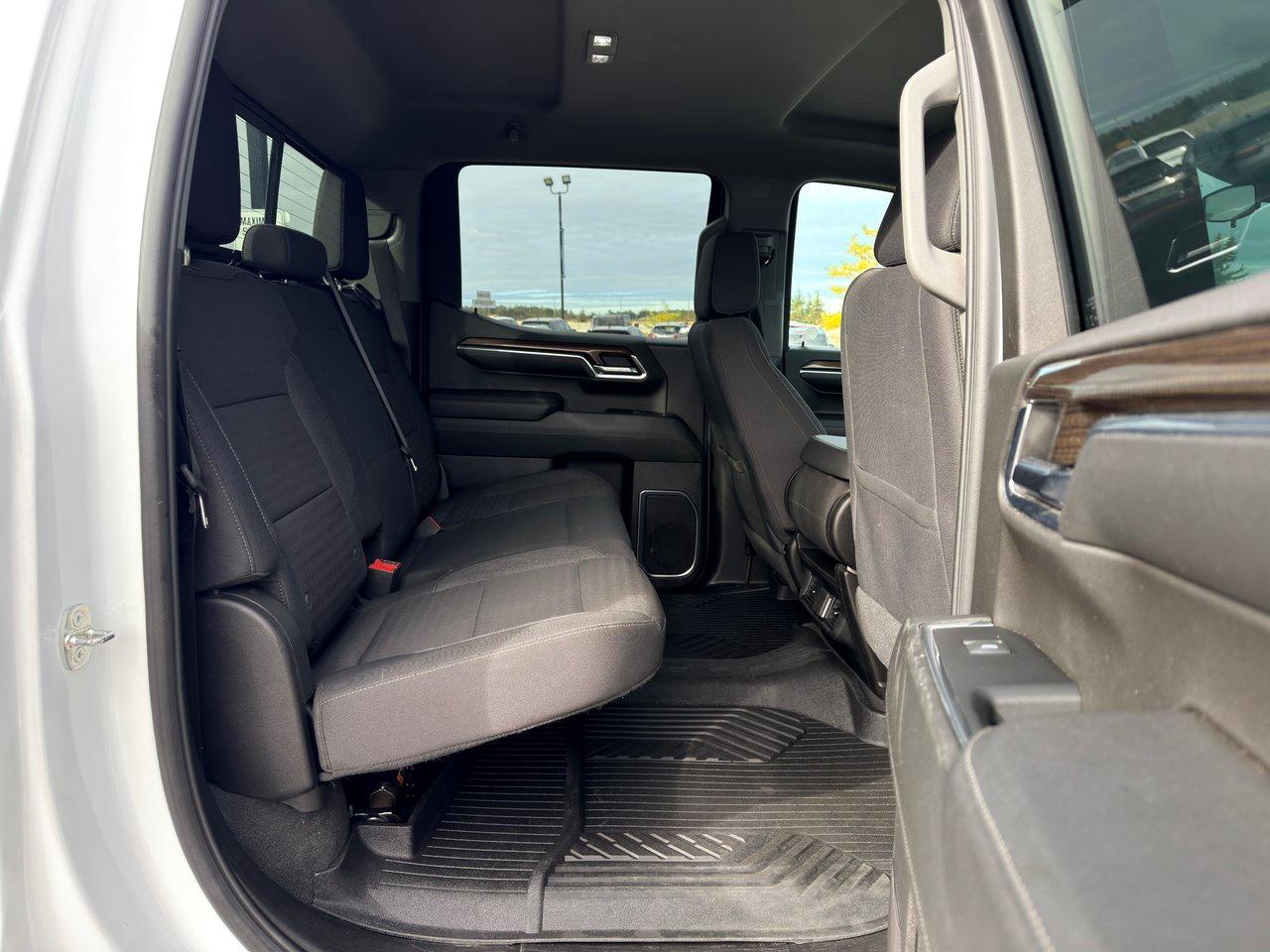 2024 Chevrolet Silverado 1500 LT 4WD Crew Cab Photo