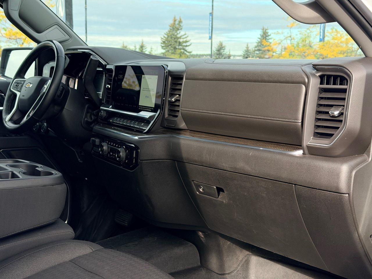 2024 Chevrolet Silverado 1500 LT 4WD Crew Cab Photo