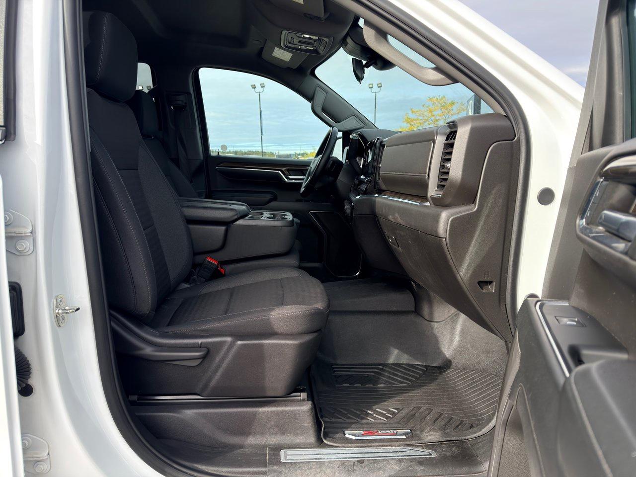 2024 Chevrolet Silverado 1500 LT 4WD Crew Cab Photo