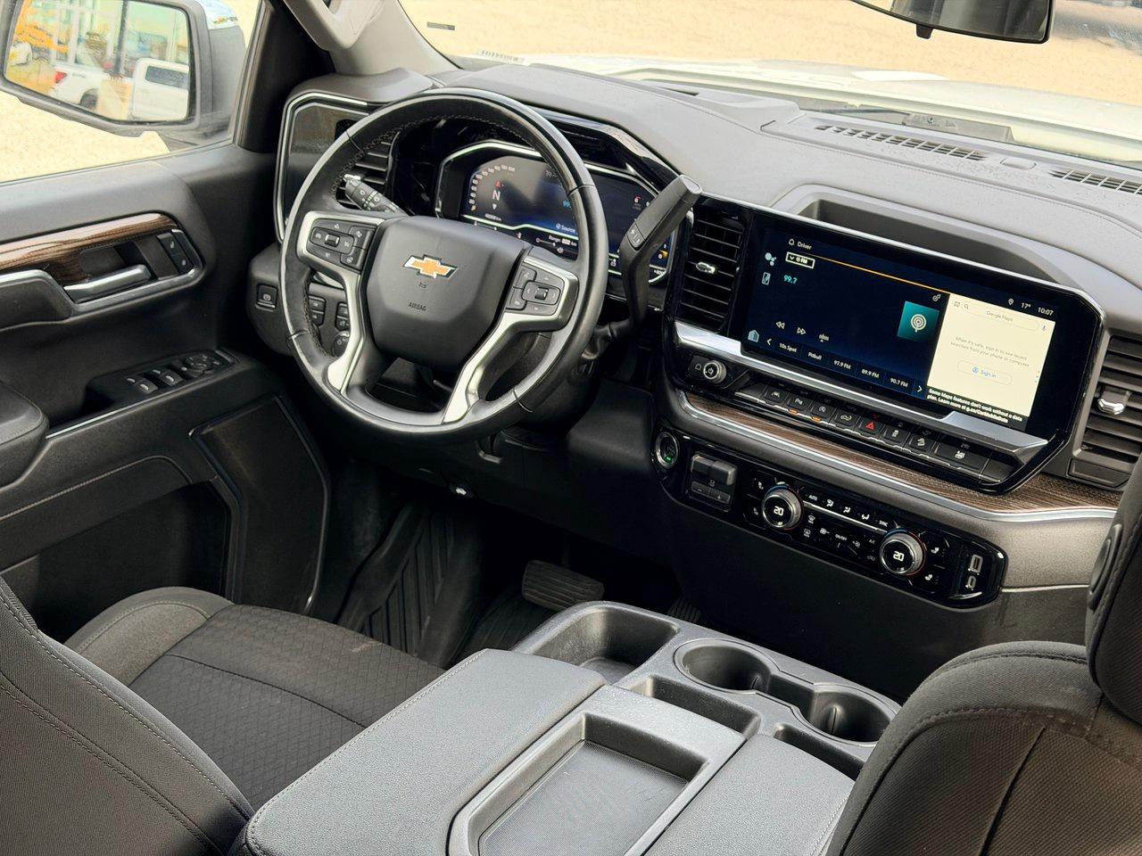 2024 Chevrolet Silverado 1500 LT 4WD Crew Cab Photo