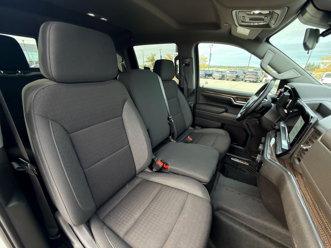 2024 Chevrolet Silverado 1500 LT 4WD Crew Cab Photo