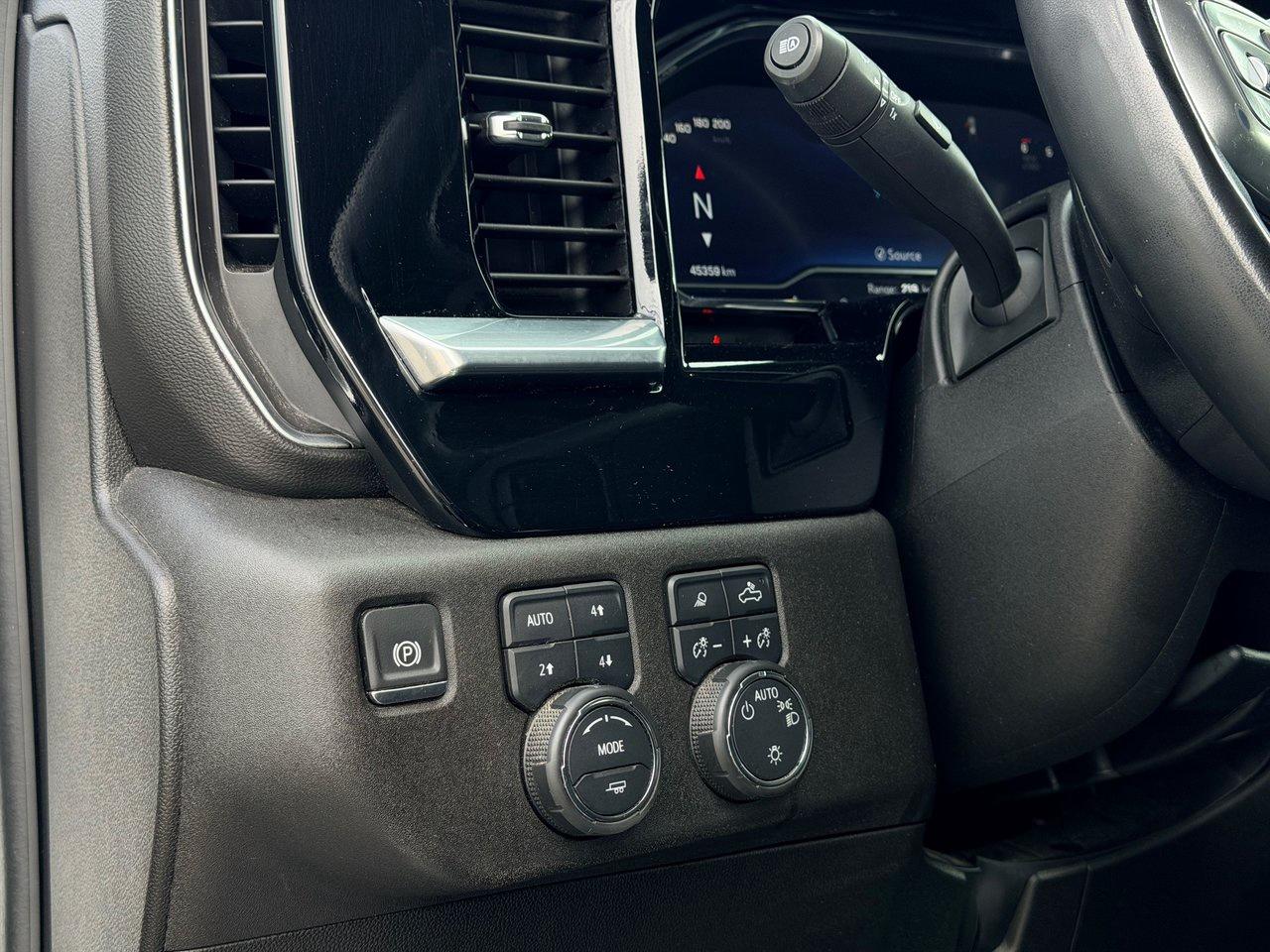 2024 Chevrolet Silverado 1500 LT 4WD Crew Cab Photo