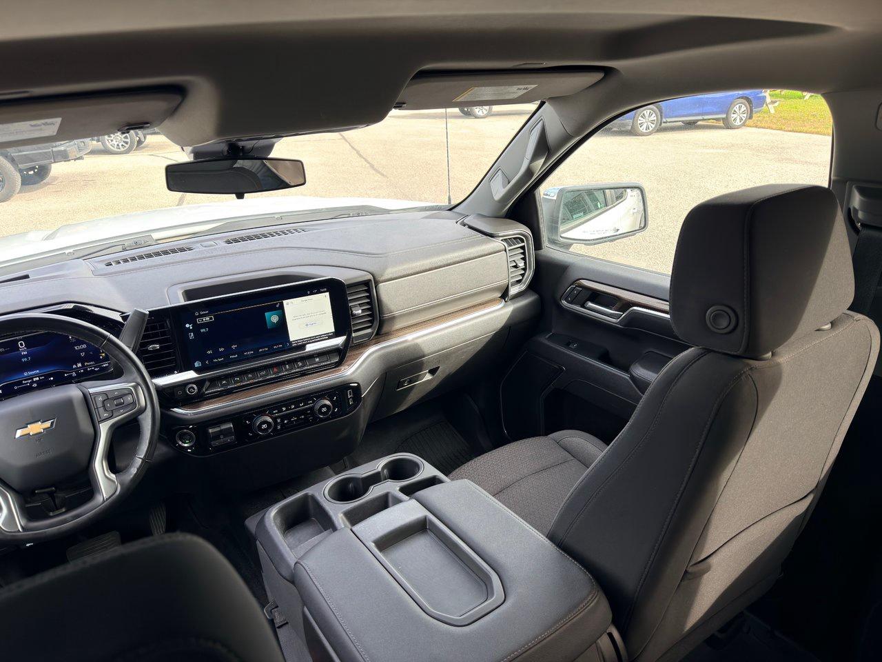 2024 Chevrolet Silverado 1500 LT 4WD Crew Cab Photo