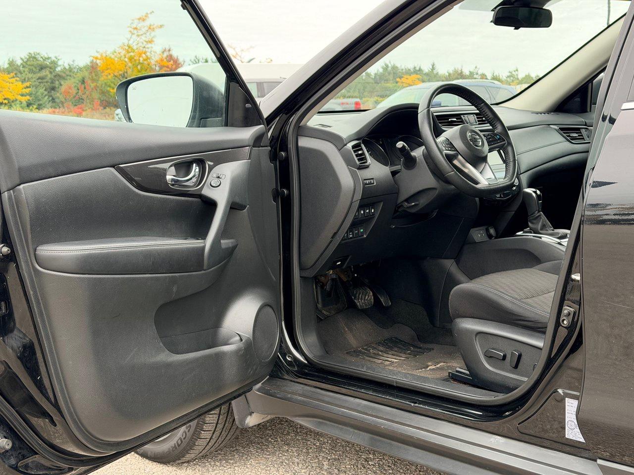 2019 Nissan Rogue SV AWD Photo