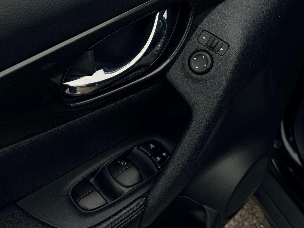2019 Nissan Rogue SV AWD Photo