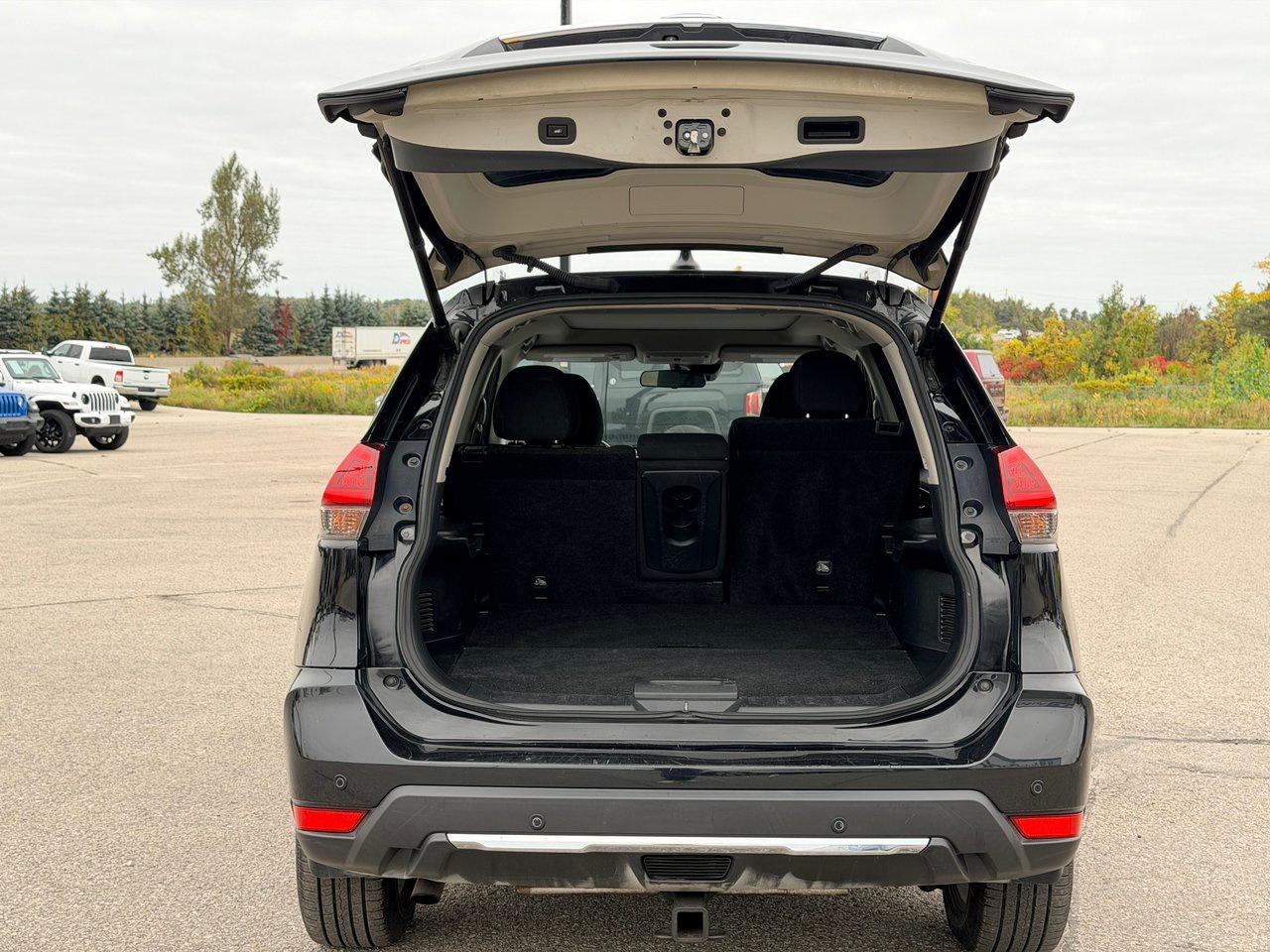 2019 Nissan Rogue SV AWD Photo