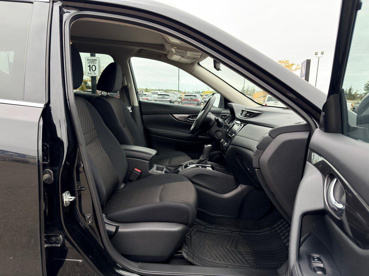 2019 Nissan Rogue SV AWD Photo