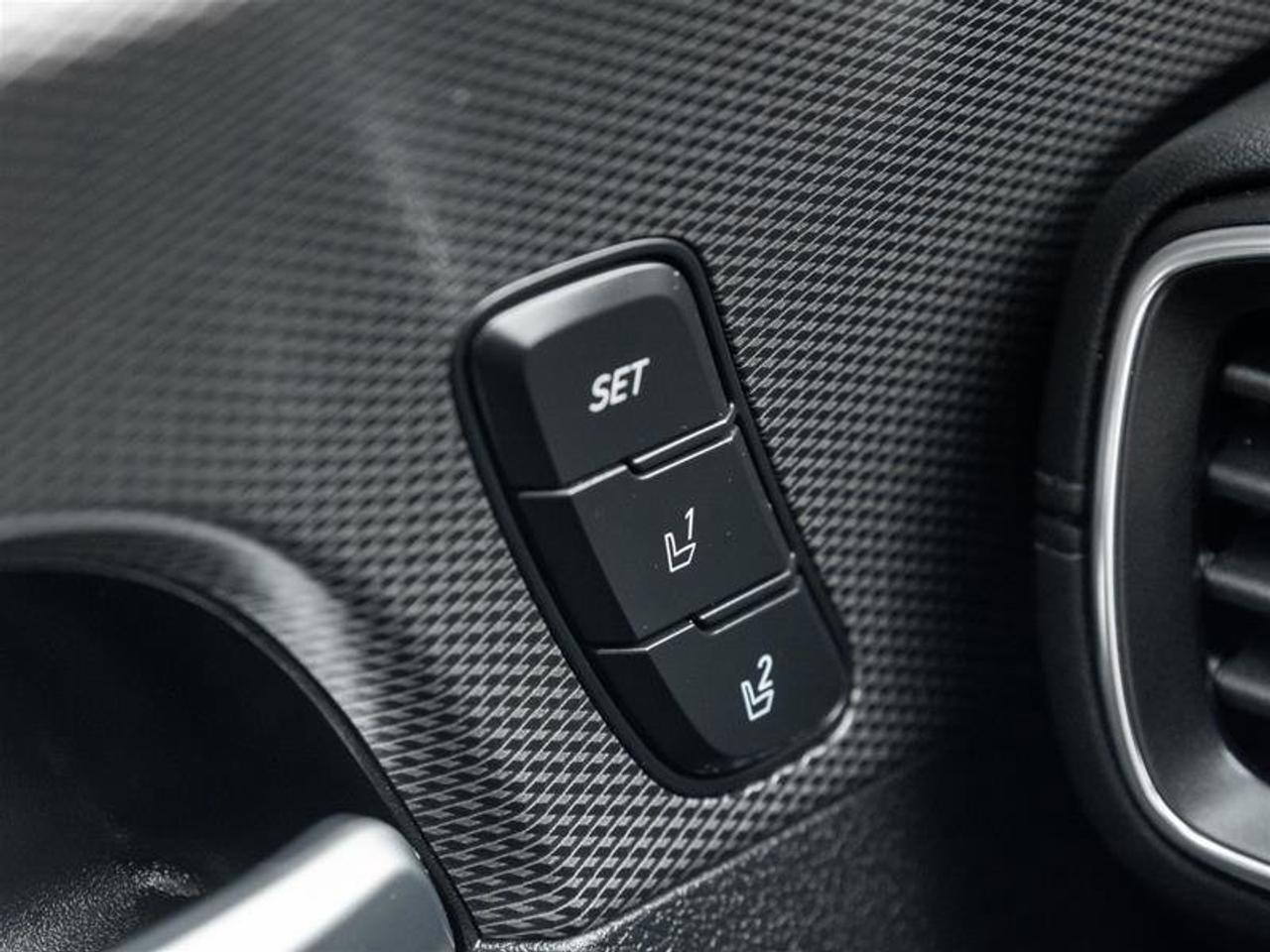 2020 Hyundai Santa Fe LUXURY AWD 2.0T Photo