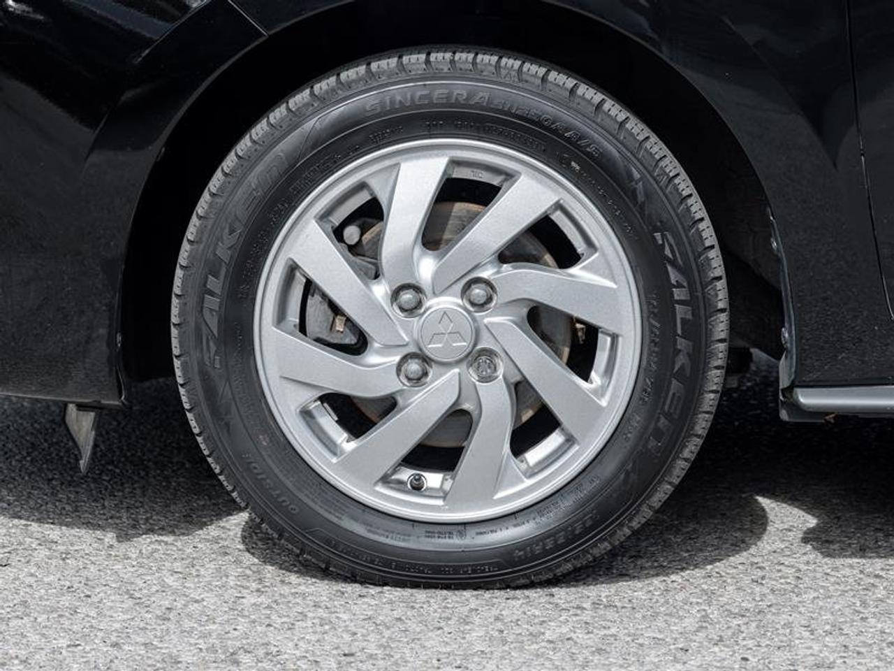 2024 Mitsubishi Mirage ES CVT Photo3