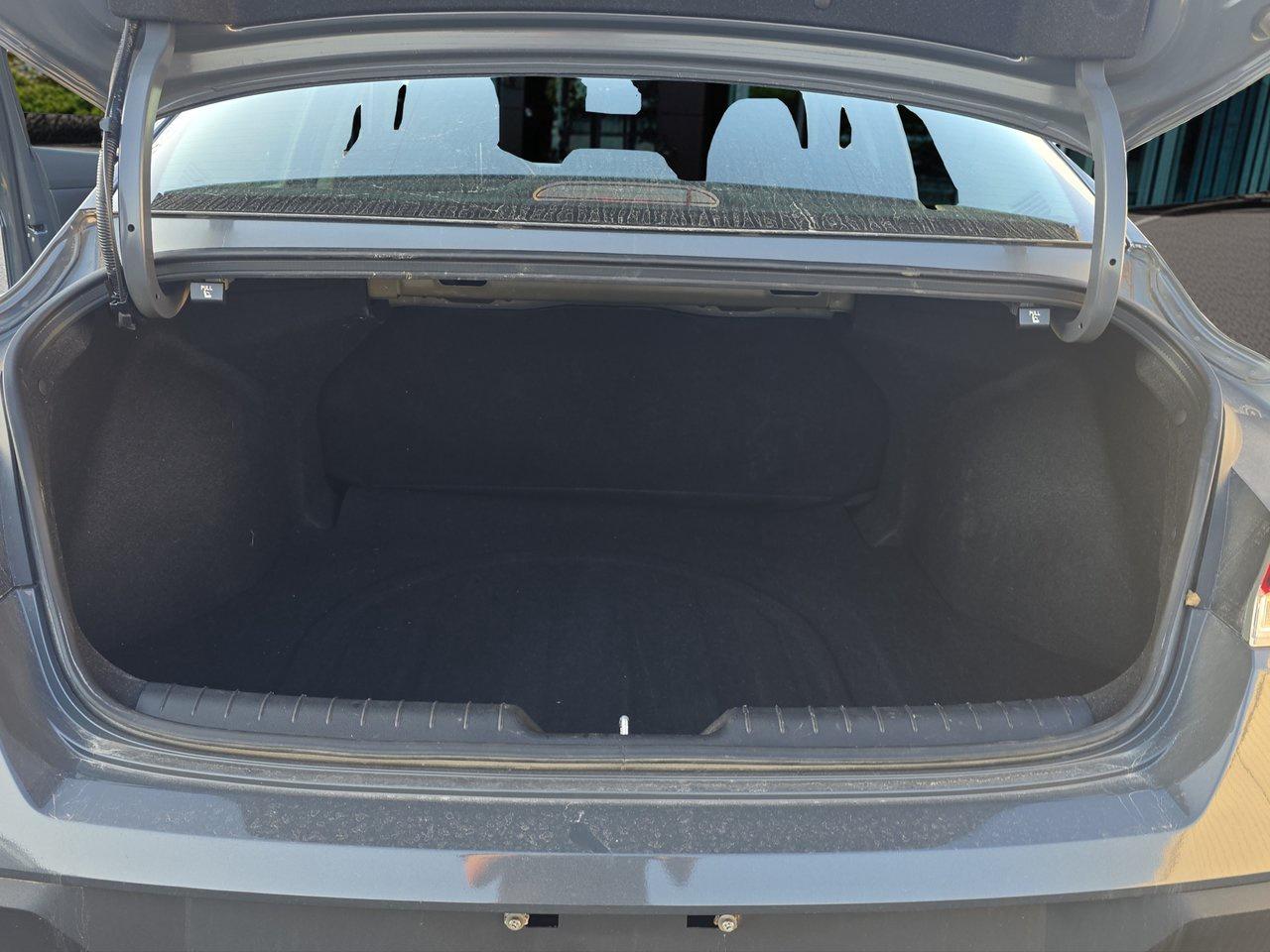 2024 Hyundai Elantra Essential IVT Photo