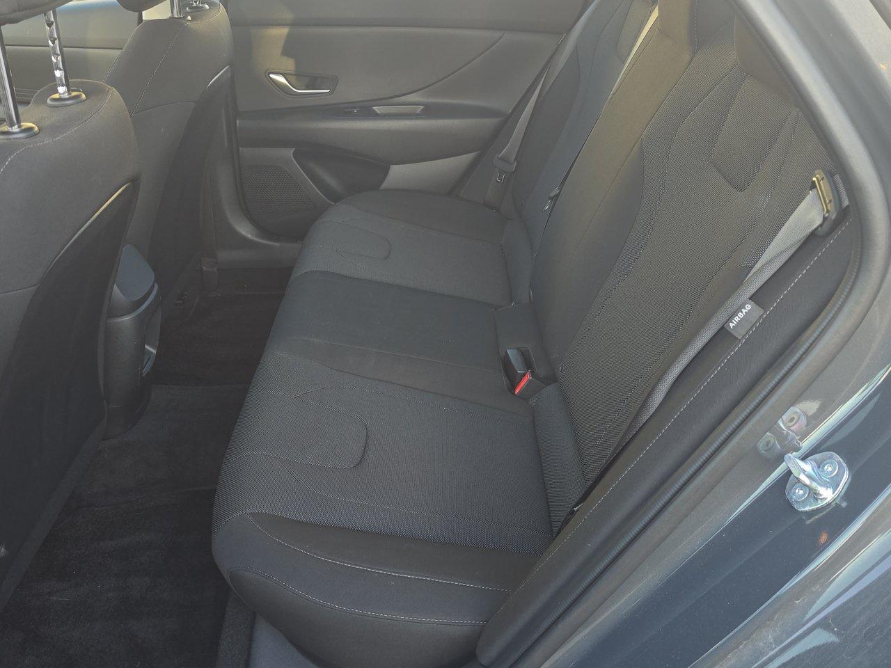 2024 Hyundai Elantra Essential IVT Photo